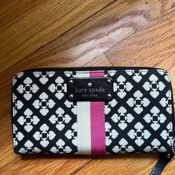 FIVE FOR $50  Kate Spade Black and White Wallet with Pink Stripe - Picture 1 of 7